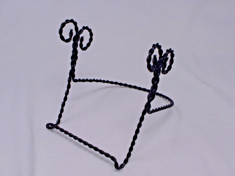 6 1/2″ x 6″ Twisted Black Metal Easel Plate Photo Art Display Holder