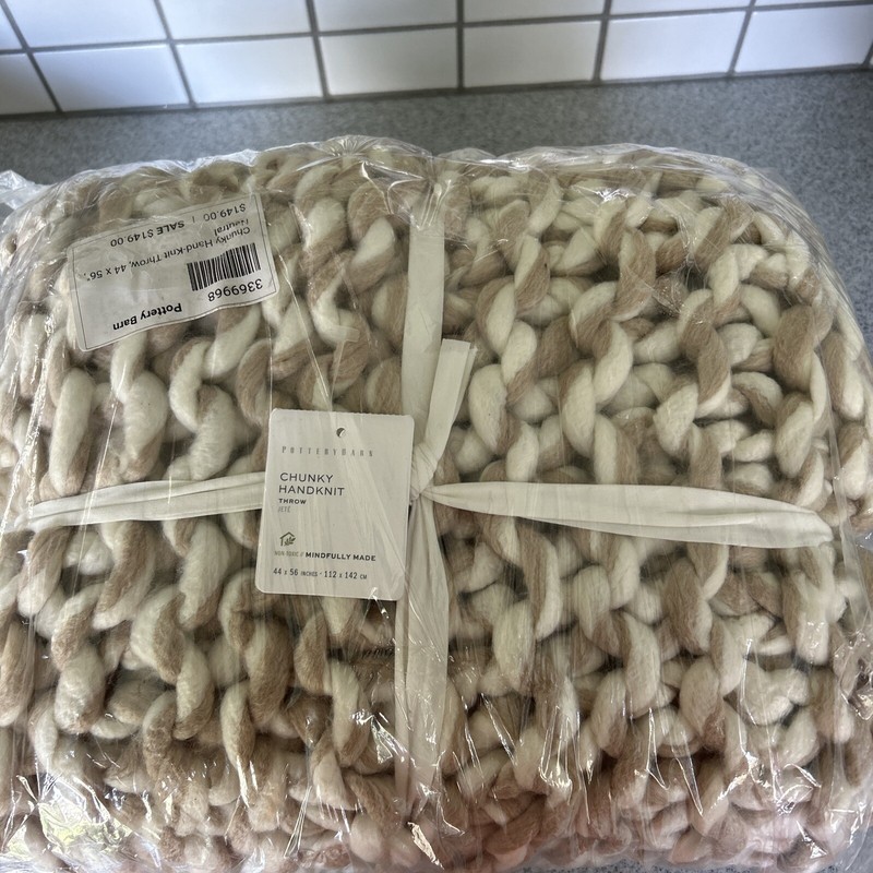 NEW! Pottery Barn Chunky Handknit Throw 44″ x 56″ in Neutral