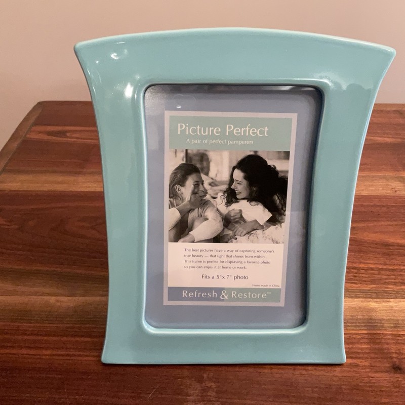 Refresh &Restore Picture Frame 5×7 Teal In Color Brand New