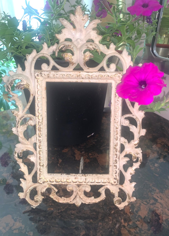 9"x 12" Ornate Victorian Brass Antique White Easel Picture Frame FOR 4"X 6" gallery