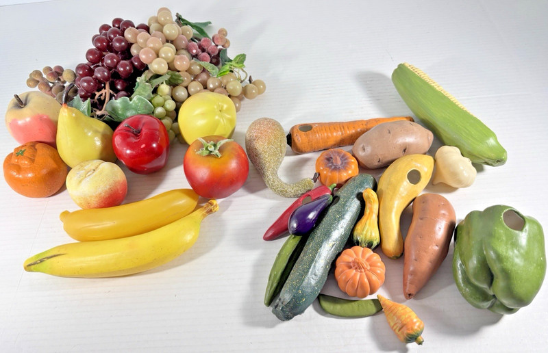 Lot of 31 Ceramic and Plastic Fruit and Vegetables Grapes Apple Pear Corn Pepper