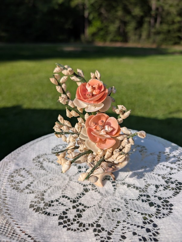Vintage Handmade Seashell Flower Bouquet Tiger Cowrie Shell Vase Art SF-14