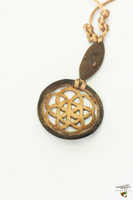 Ceylon New Coconut shell Pendant With Chain Quality Handmade Creative Ornament gallery