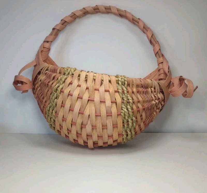 Vintage Woven Wicker Ratan Wall Hanging Basket Planter Boho Folk Art Pink