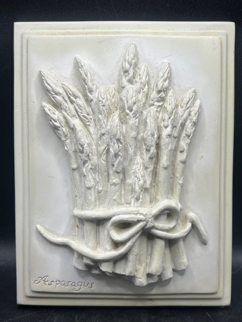 Asparagus 3D Relief Sculpted Resin Hanging Kitchen Plaque Tile Wall Decor 8.5" gallery