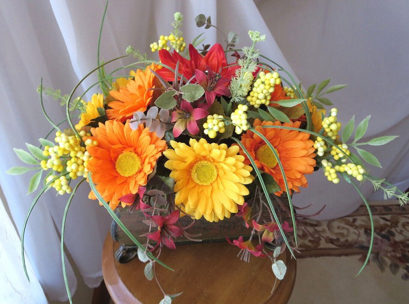 FALL FLORAL THANKGIVING CENTERPIECE ARRANGEMENT ARTIFICIAL SILK/PLASTIC NEW