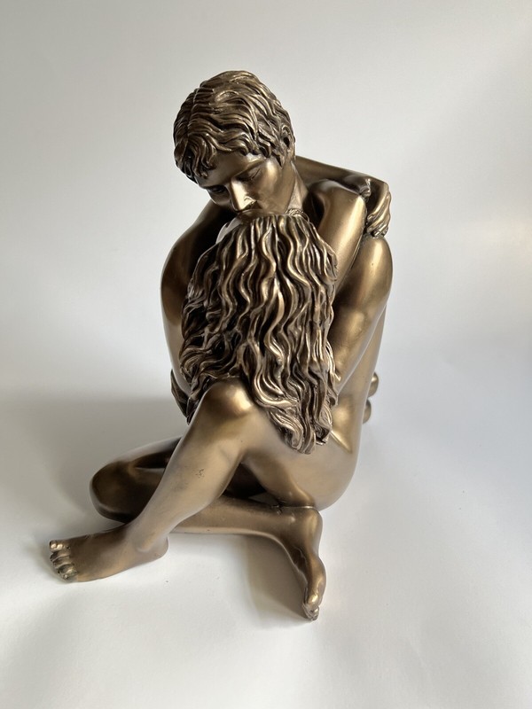 Couple Kissing Art Figure Decor Signed By Q. Tupton Color Dark Bronze Resin gallery