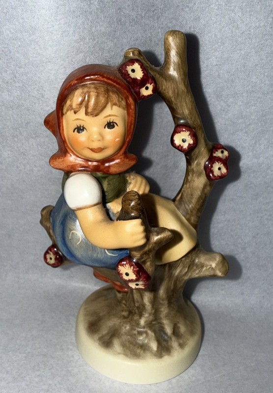 Hummel Figurine 141 4/0 Spring 9cm. 1 Choice – Excellent Condition.