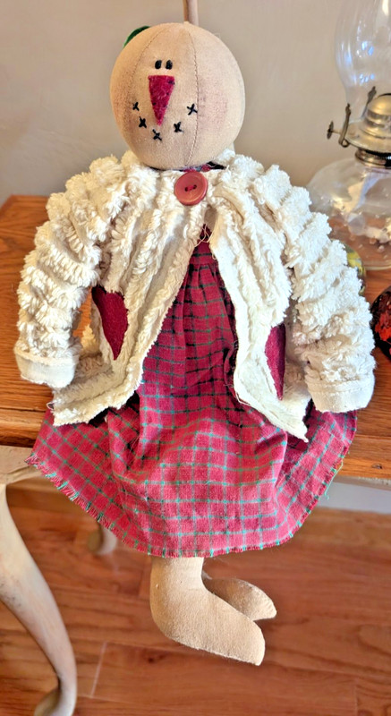 Vtg Primitave Sitting Rustic Shelf Sitter Homespun Doll Tea Stained Weighted