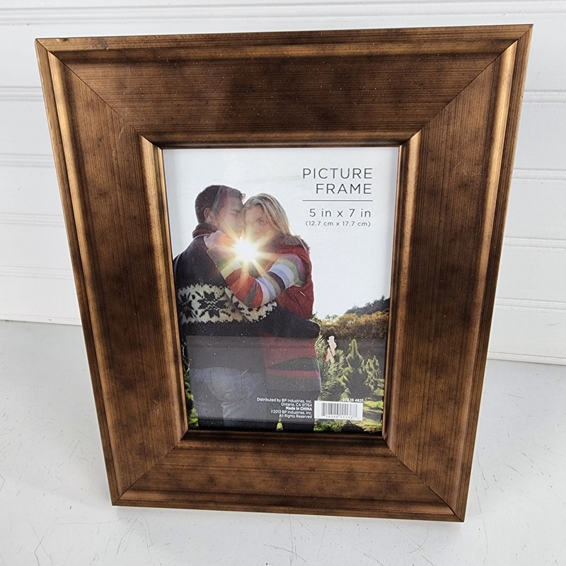 Prinz 5 x 7 Brown Wooden Picture Frame Rustic Photo Frame with Easel 10″x9″