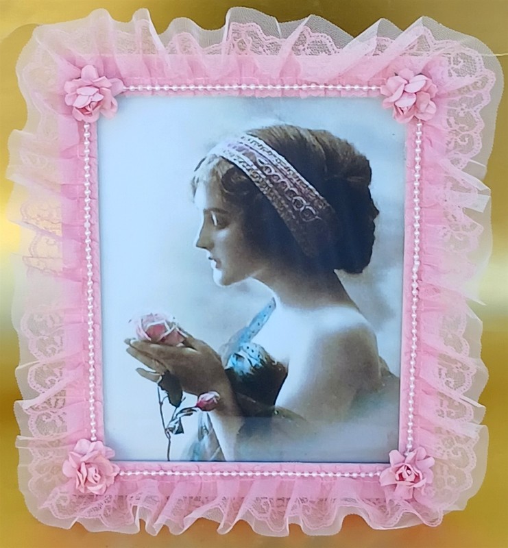 Vintage Wood 8″x10″ Picture Frame Pink Shabby Chic Tabletop/Wall Lace Design