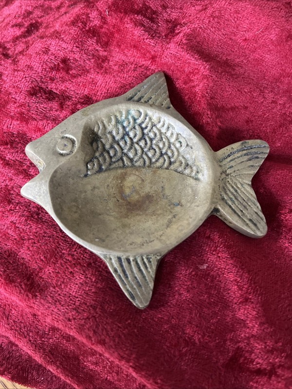 BRASS Fish Dish/trinket tray,ashtray, Incense MidCentury Modern VTG 3.25” Footed
