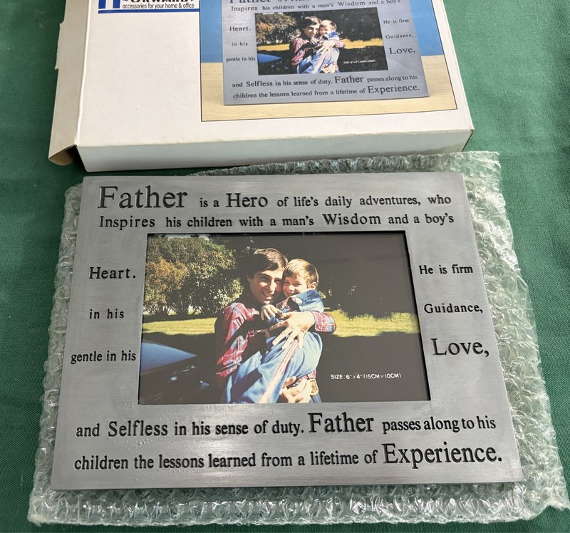 Vintage New in the Box Fashion Forward Father Picture Frame 6 x 4 -AC Moore