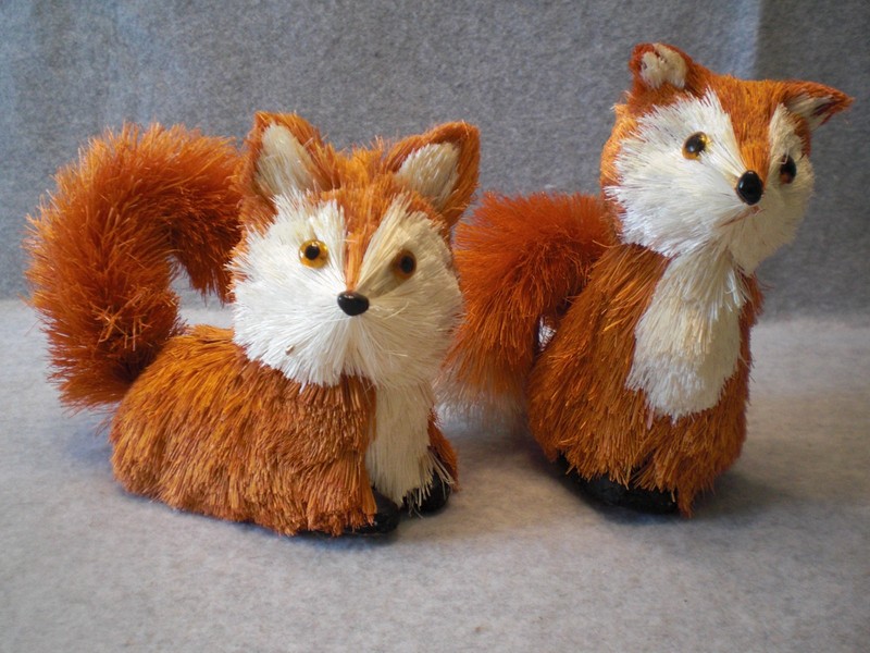 Set of Two Decorative Straw Foxes, Hobby Lobby Fall 2022 in Original Plastic Box gallery