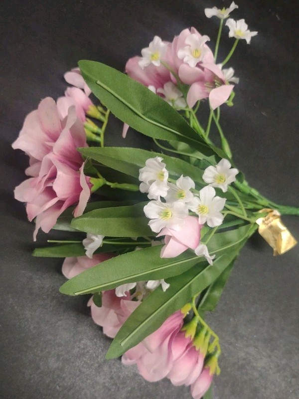 Vintage 10″ Silk Freesia Bush, Mauve Pink, 5 Stems, Baby’s Breath & Foliage