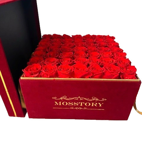 Mosstory Forever Flowers 49-Piece Preserved Roses in a Box Gifts gallery