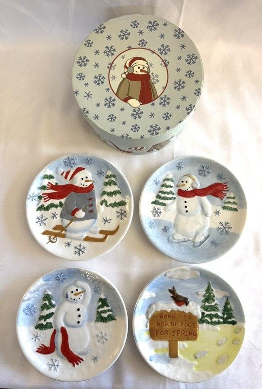 New in Box * SNOWMAN DAYS 4 pc set MINI PLATES * MWW MARKET *SUSAN WINGET * 4.5″