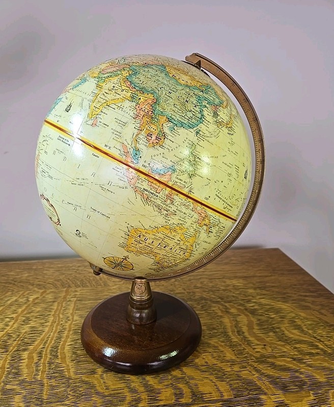 9″ Diameter Globe (Replogle) World Classic Series with Round Wooden Base