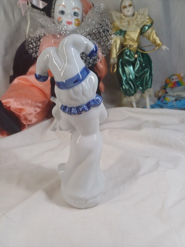 Lot of 5 Clowns, 3 dolls 2 Statues, Ron Lee clown, 2 clown dolls with stands gallery