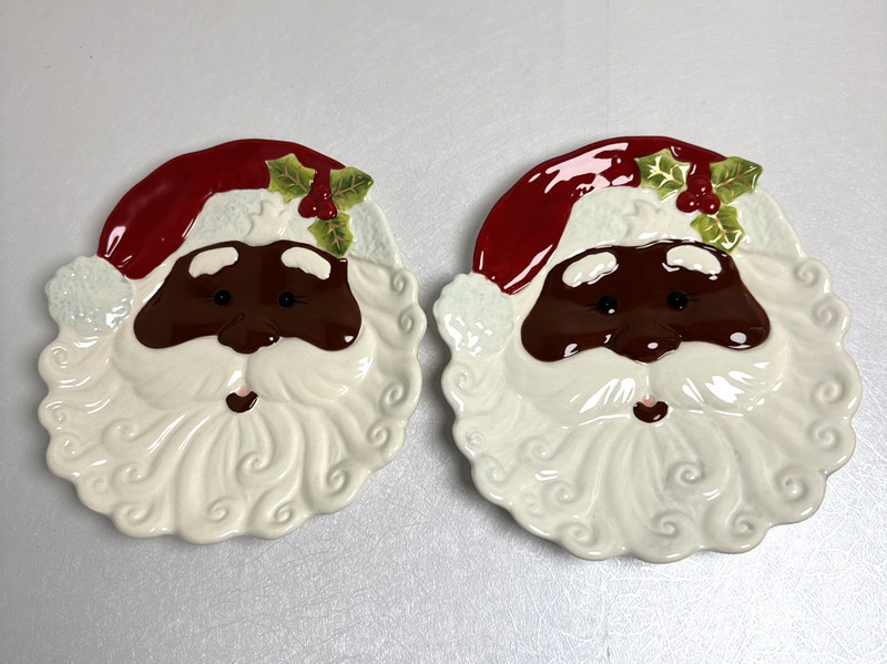 Cosmos Set of 2 African American Santa Christmas Holiday Plate