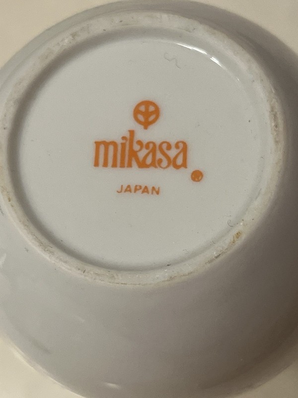 Vtg Mikasa Japan Bud Vase White Porcelain Ceramic Cherry Blossoms Gold Trim 5” gallery