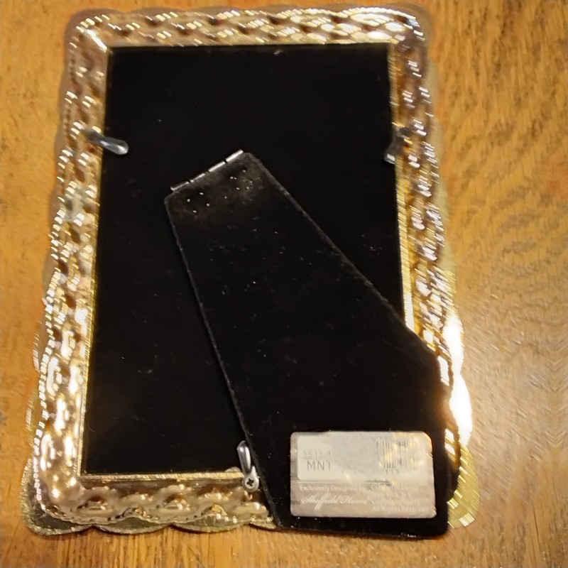 Beautiful Baskerweave Sheffield Parisian Home High Shine Goldtone Picture Frame gallery