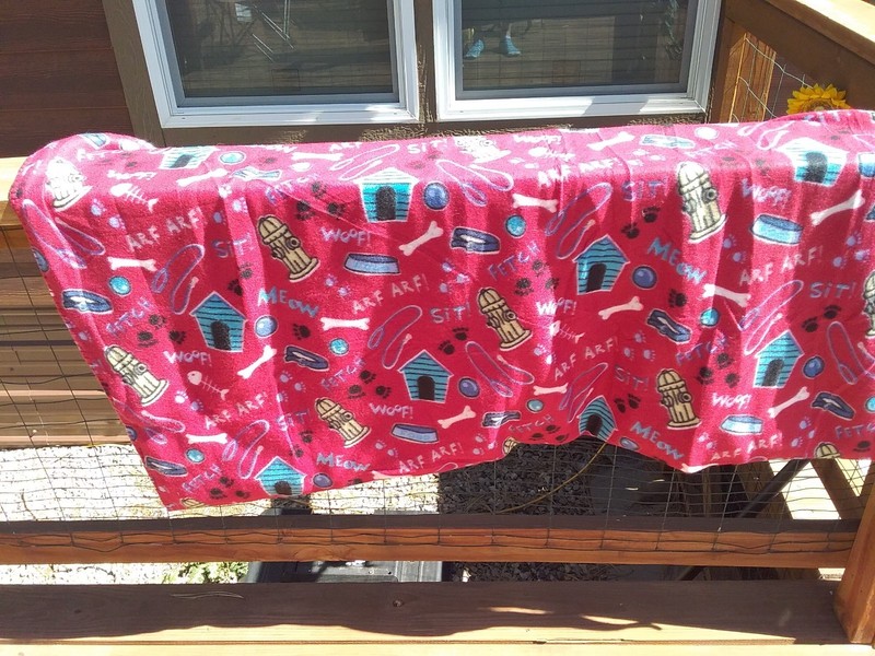 Throws 50″x60″ Dog Theme Red Black White Blue Excellent Condition