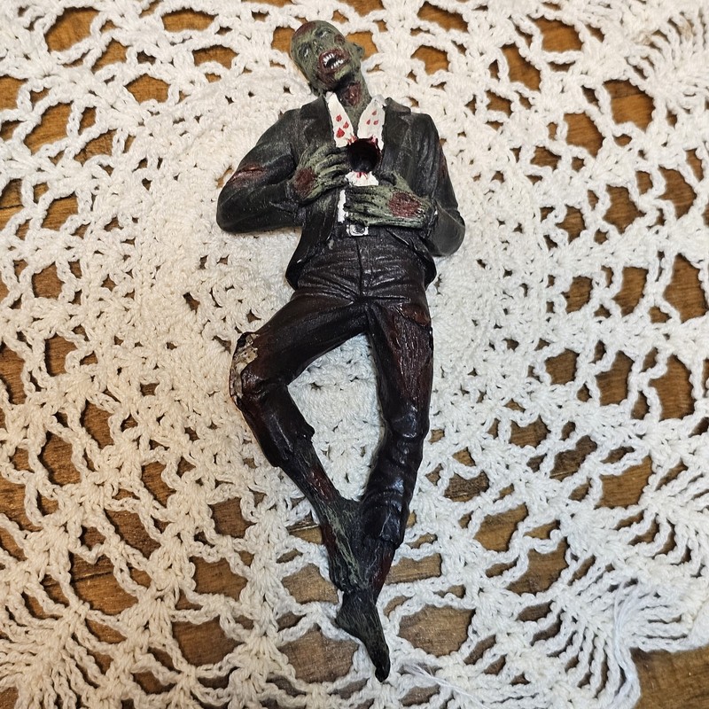 Zombie Pencil Pen/Pencil Holder Making it Look Impaled Office Desk Stationery