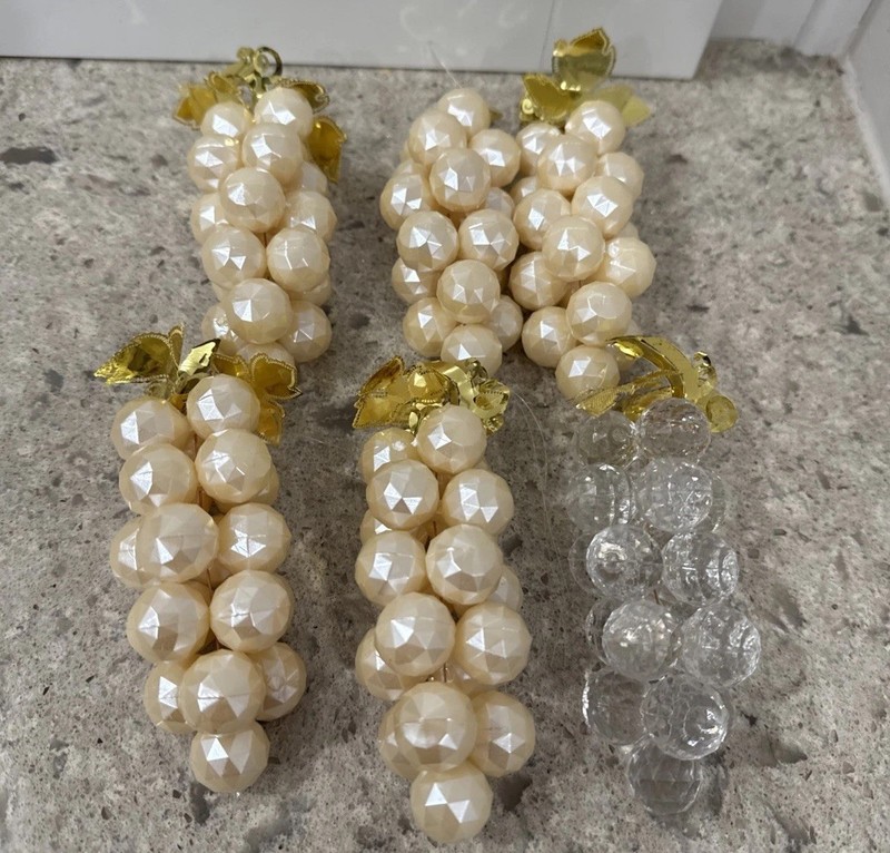 Set of 6 Vintage MCM Lucite Acrylic 1 Clear 5 Cream Faceted Grapes Cluster 5”
