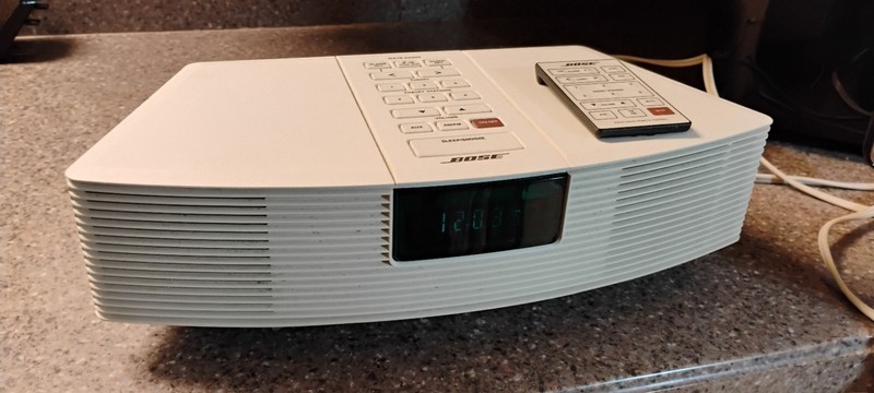 Bose Wave Radio AWR1-1W White AM/FM Digital Alarm Clock Radio w/ Remote Aux