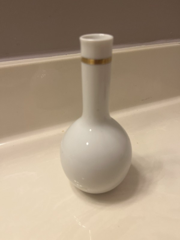 Vtg Mikasa Japan Bud Vase White Porcelain Ceramic Cherry Blossoms Gold Trim 5” gallery
