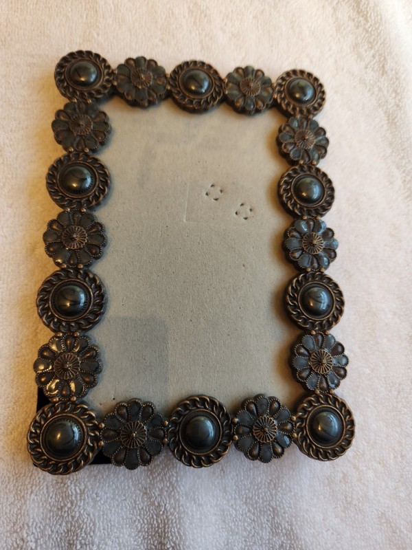Conchos Western Or Rustic Style Picture 7x7x5 Metal Frame Holds 4×6