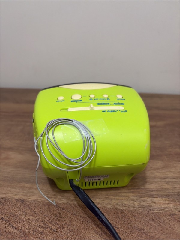 SONY DREAM MACHINE ICF-C111 AM/FM GREEN ALARM CLOCK RADIO TESTED WORKS gallery