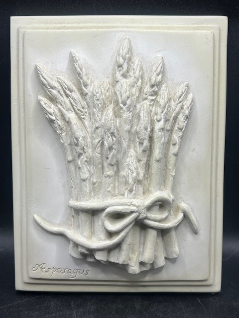 Asparagus 3D Relief Sculpted Resin Hanging Kitchen Plaque Tile Wall Decor 8.5" gallery