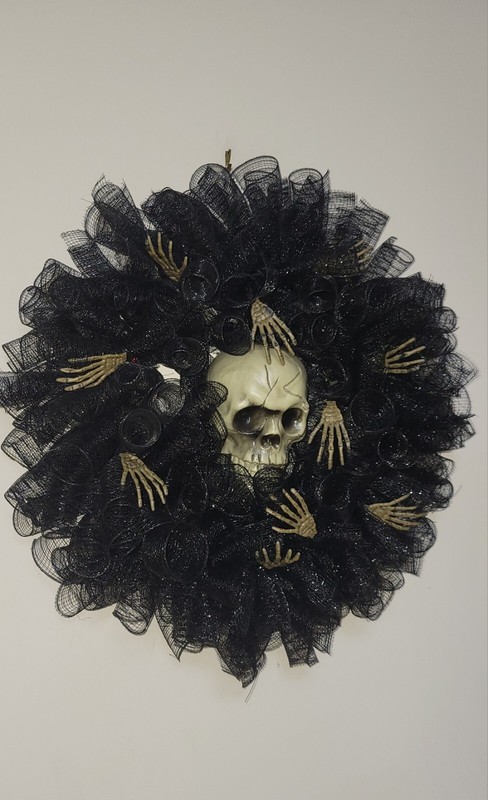 SKULL Hands WREATH Deco Mesh Front Door Wall Decor Decoration Halloween black gallery