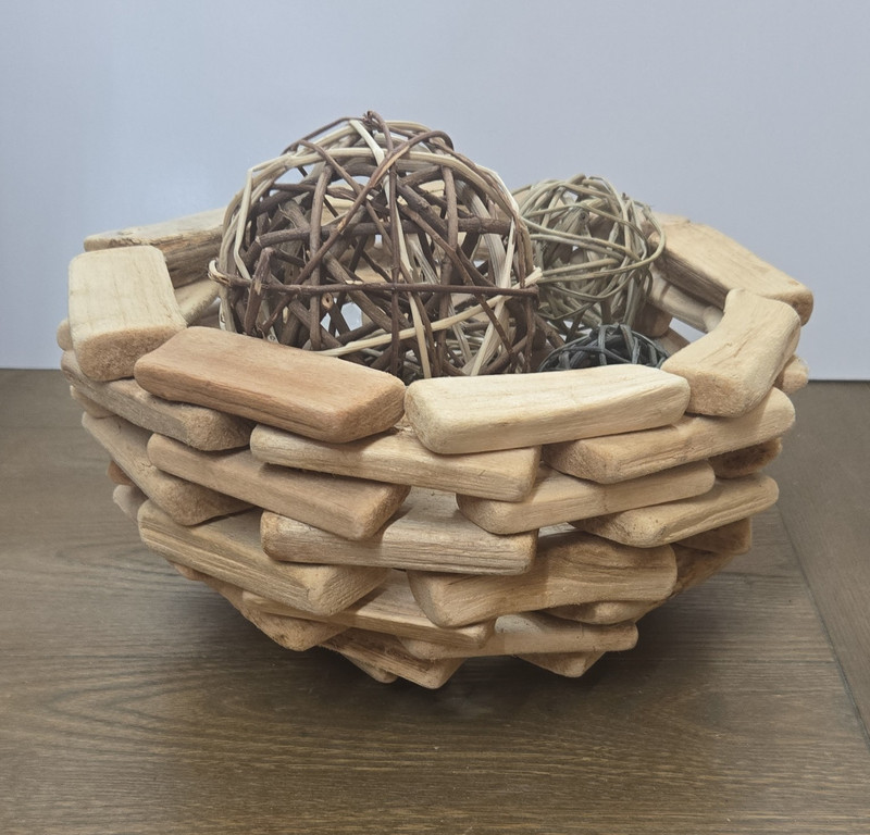 Rustic Beige Round Wood Basket Bowl 10in Dia x 5in w/ 4 Rattan Balls