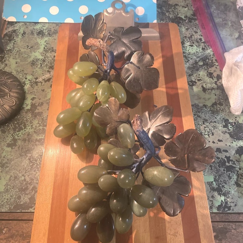 2 Bunches of Vintage Green Jade Grapes with Dark Green Leaves Poseable Stone gallery