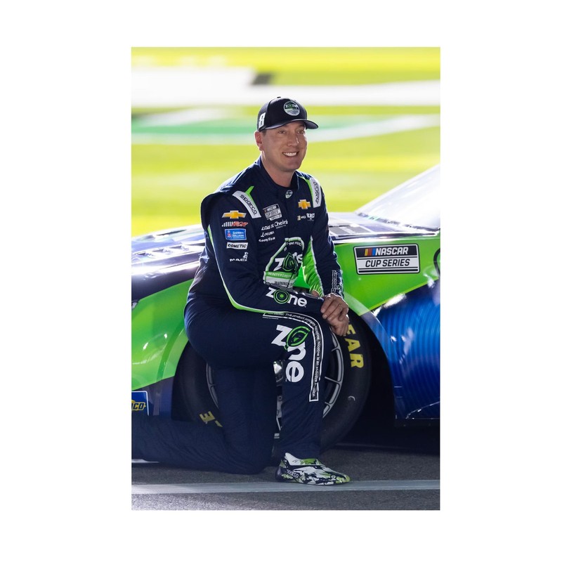Kyle Busch Tribute – Champion Stock Car Pilot Kneeling Pose – POSTER 20″x30″