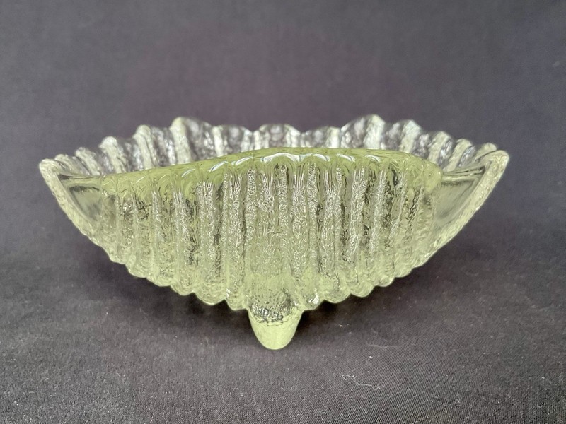 Vintage Glass Shell Dish Footed Candy Bowl Scallop Seashell Texture Trinket Tray gallery