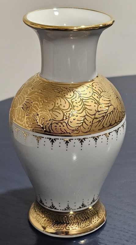 Vintage Hand Painted Gold And White Porcelain Thai Benjarong Vase gallery