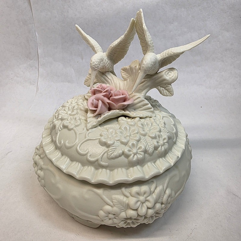 Jade Porcelain Trinket Box with Lid 6″ White Hummingbirds Pink Roses Vintage