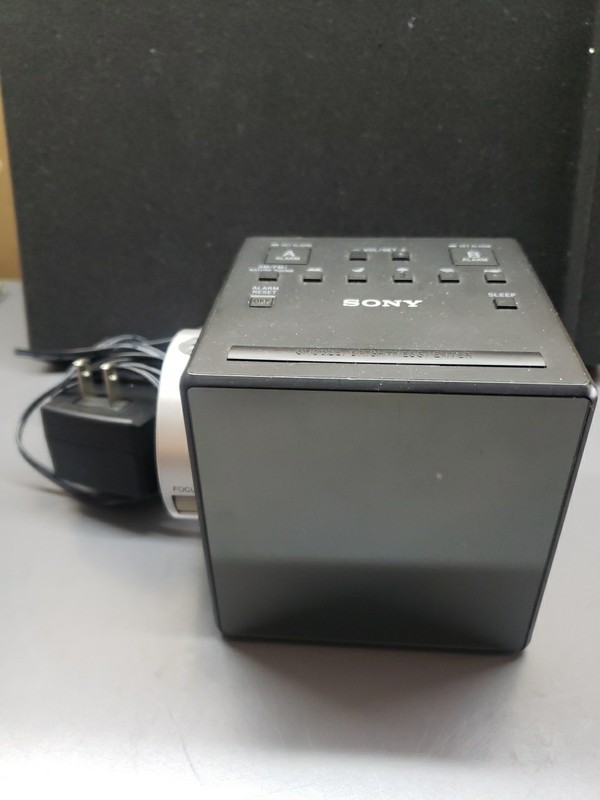 Sony ICF-C1PJ Alarm Clock Radio Time Projector Nature Sounds