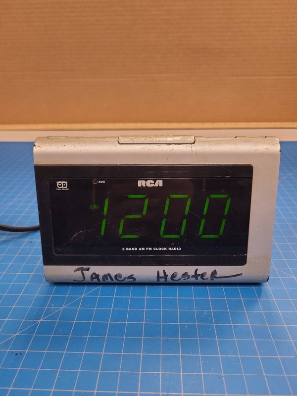 RCA RP5420C AM/FM Digital Dual Alarm Clock Radio Green LED Display Aux Input