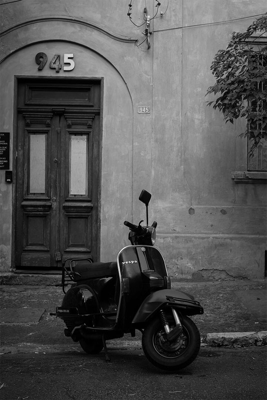 Vespa Motor Scooter Black Classic Motorcycle Wall Art Home Decor – POSTER 20×30