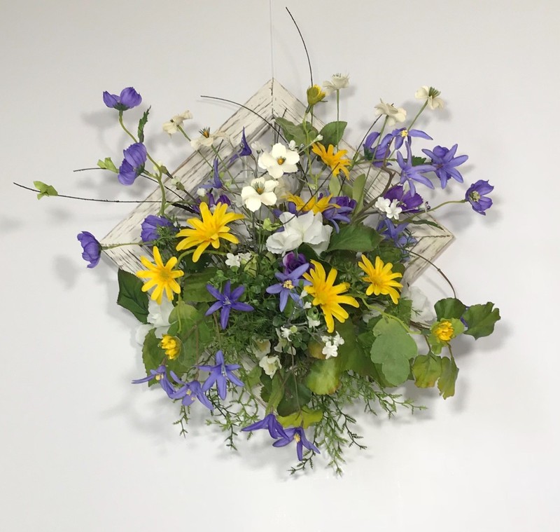 WOODEN FRAME WALL DOOR DECORATION FLORAL ARRANGEMENT FLOWERS METAL WIRE INSERT gallery