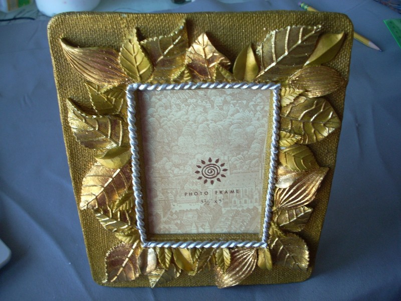 Gold Leaf Leaves Picture Frame 7″ x 5.5″ for 3.5″ x 5″ Photo Raised Design Solid