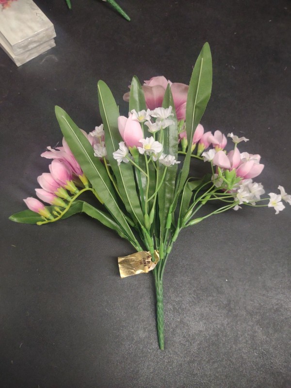 Vintage 10" Silk Freesia Bush, Mauve Pink, 5 Stems, Baby's Breath & Foliage gallery