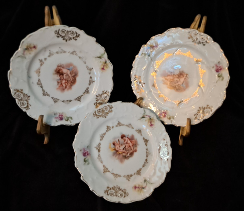 Cherub Collector Plates Set of 3 Porcelain Gold Gilt Floral Putti 6”