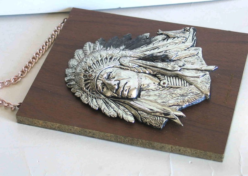 Silvertone Wood Grain Raised Relief Native Headdress Wood Wall PLAQUE 7″ FREE SH