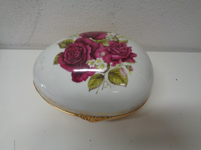 Vintage Artoria Limoges France Hinged Hand Painted Egg Trinket Box Large Roses